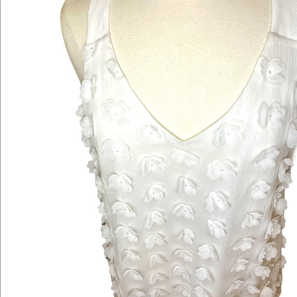 7th Avenue Women’s Blouse 3D Flowers Sleeveless - Picture 2 of 7